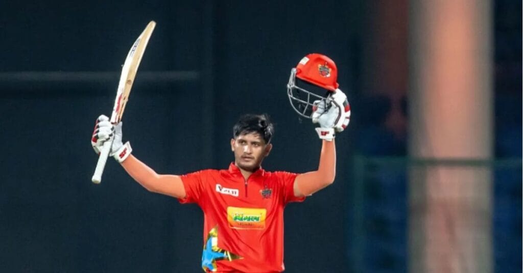 आईपीएल में पंजाब किंग्स के प्रियांश आर्य ने डेब्यू मैच में 47 रनों की पारी खेली।