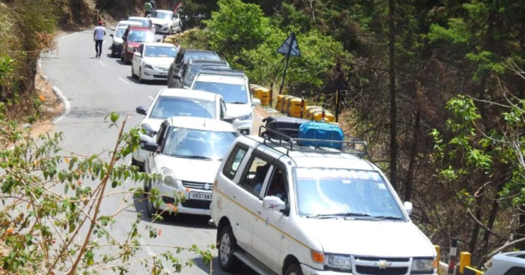 वीकेंड पर नैनीताल पैक, होटल-पार्किंग की किल्लत से नहीं मिली इंट्री