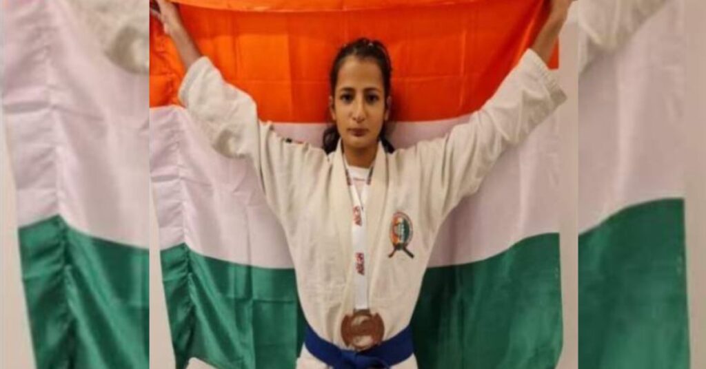 उत्तराखंड की नव्या पांडे ने रचा इतिहास, एशियन जु-जित्सू चैंपियनशिप में पहली महिला विजेता