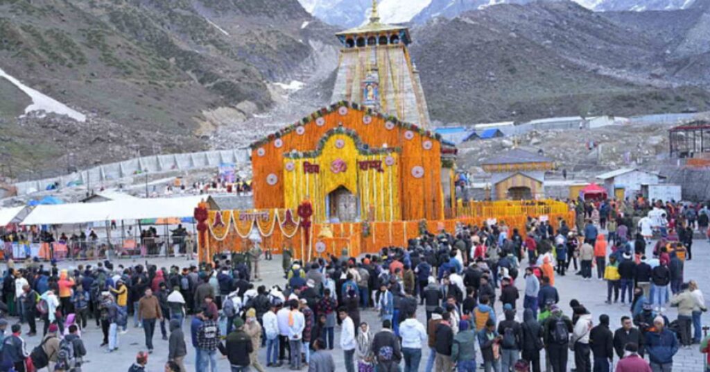 केदारनाथ धाम के कपाट खुले, चार धाम यात्रा 2025 की शुरुआत