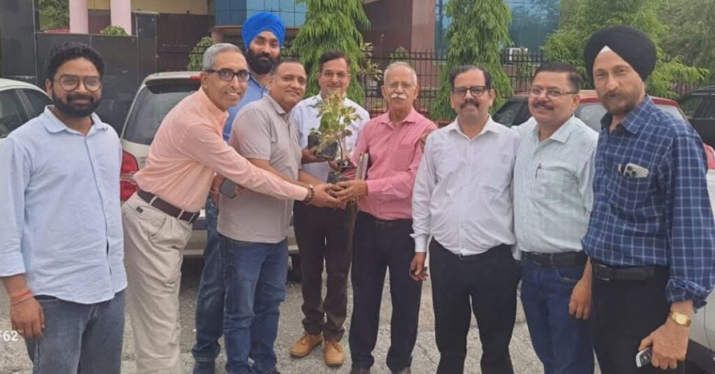 हल्द्वानी टैक्स बार एसोसिएशन का संकल्प : एक पौधा मां के नाम लगाएंगे अधिवक्ता